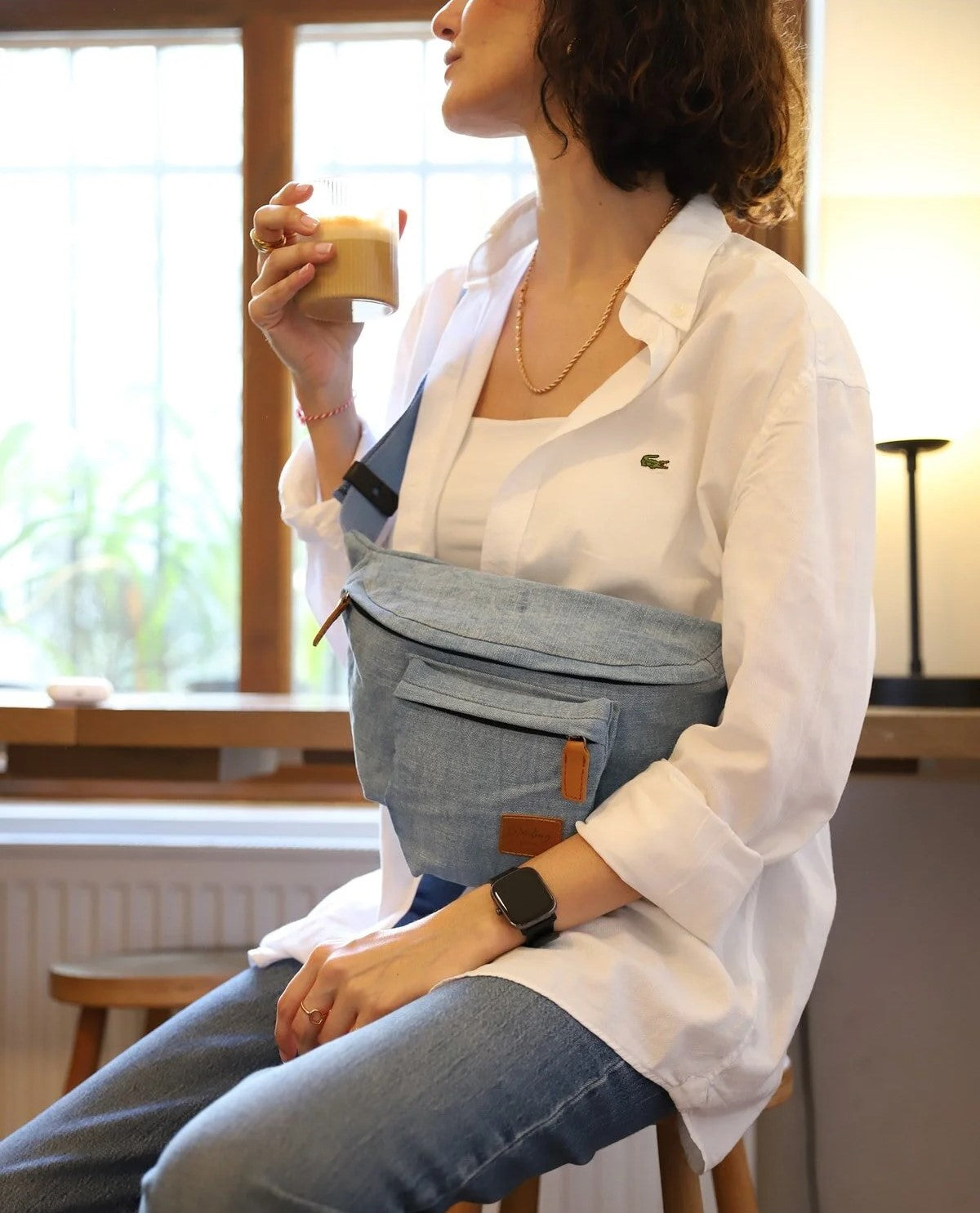 El yapımı denim bel çantası, su geçirmez iç astarlı, geniş hacimli, unisex ve günlük kullanıma uygun spor & şehir çantası.