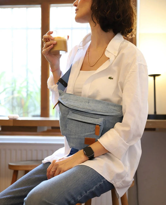 El yapımı denim bel çantası, su geçirmez iç astarlı, geniş hacimli, unisex ve günlük kullanıma uygun spor & şehir çantası.
