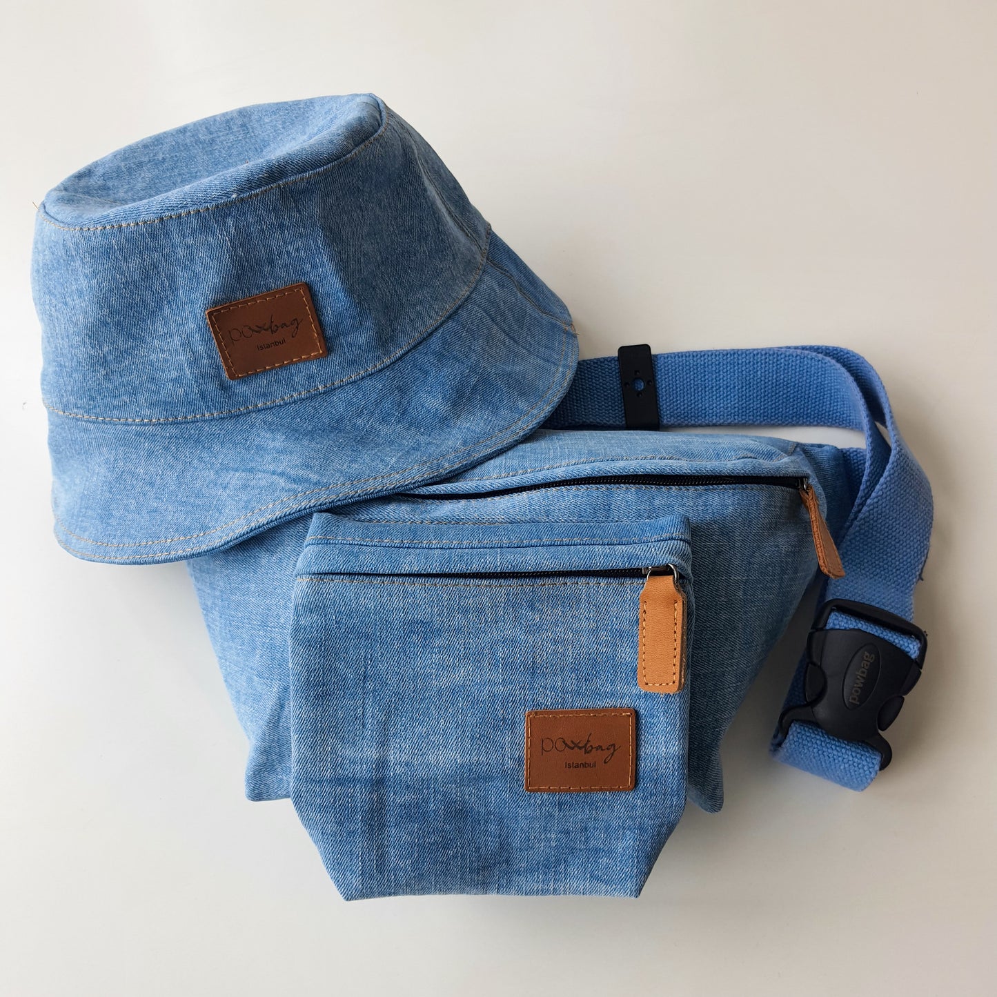El yapımı denim bel çantası, su geçirmez iç astarlı, geniş hacimli, unisex ve günlük kullanıma uygun spor & şehir çantası.