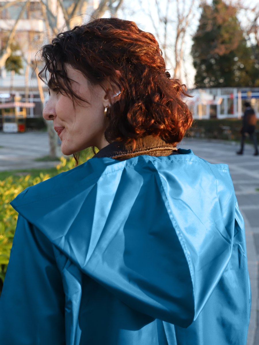 Su geçirmez paraşüt kumaştan unisex yağmurluk, doğa yürüyüşü, kamp ve bisiklet için hafif, katlanabilir, şık dış giyim.