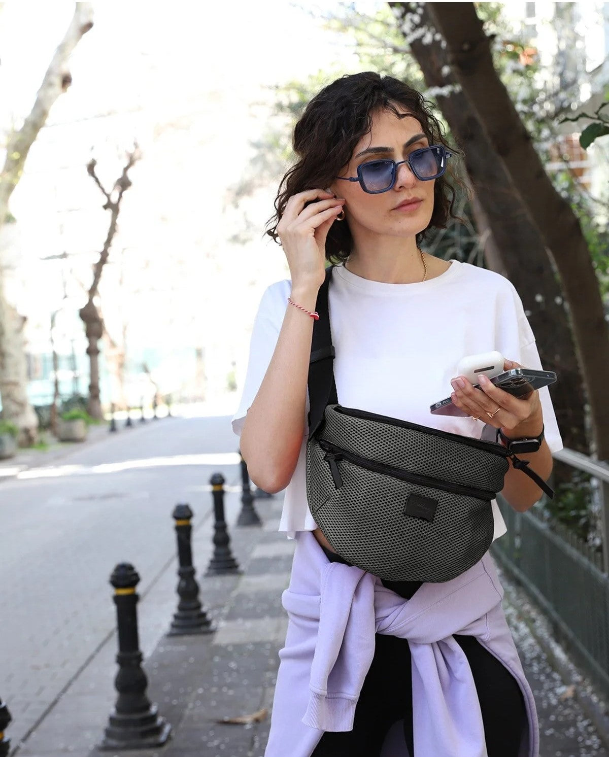 Meshbag file bel çantası, nefes alabilen örgü kumaş, uniseks tasarım, 3 farklı kullanım seçeneğiyle spor, şehir ve seyahat için ideal.