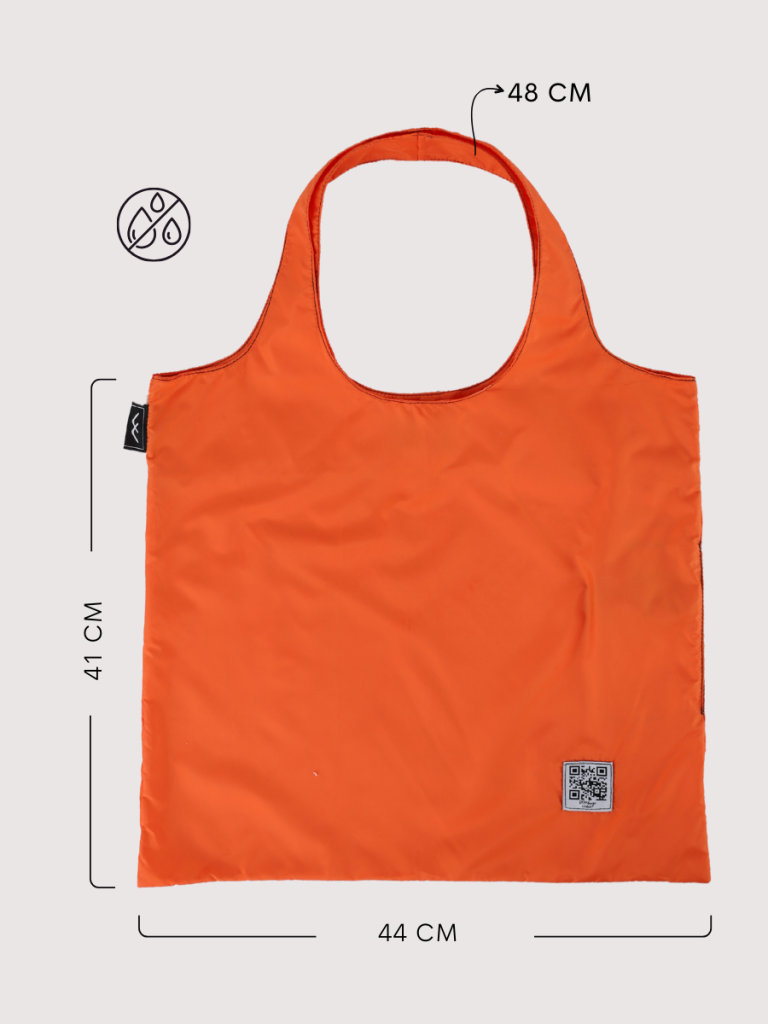 Powbag Foldie, su geçirmez paraşüt kumaştan üretilmiş, kendi cebine katlanarak anahtarlık boyutuna küçülen, 75 gram ağırlığında hafif ve tekrar kullanılabilir alışveriş çantası.